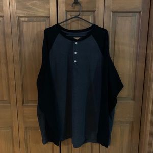 Men’s black and gray Henley